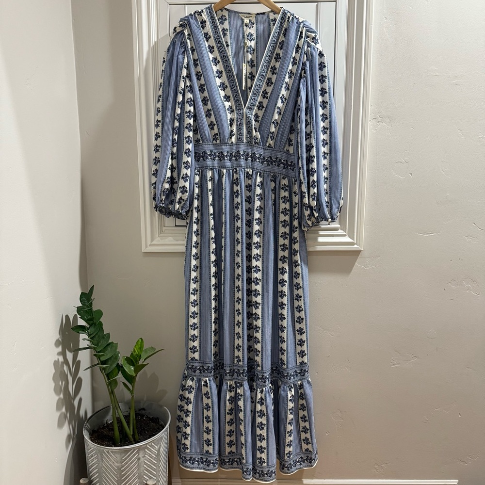 NWT Max Studio London Blue Floral Long Dress - Size Large
